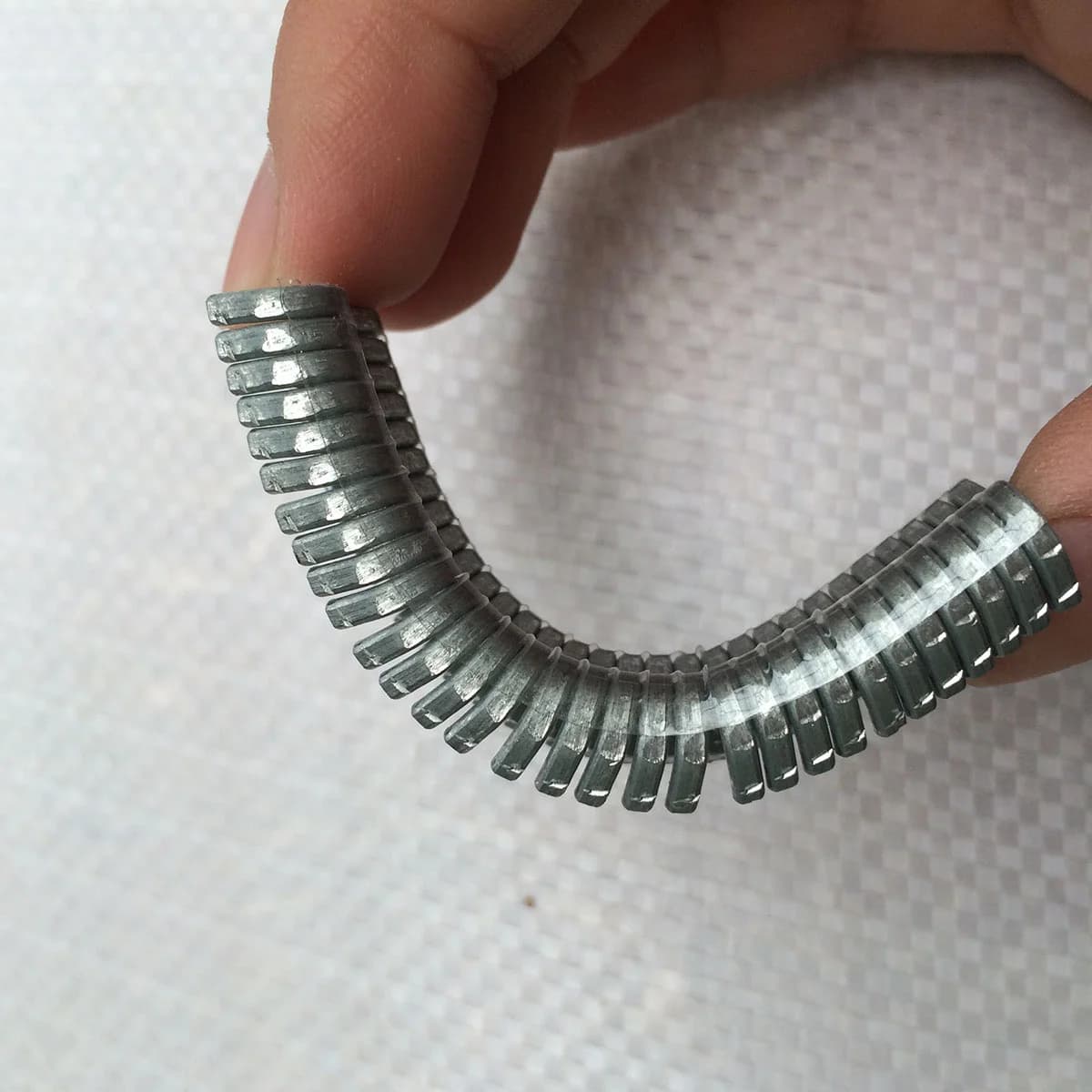 Hog Ring Plier with 600pcs Stainless Steel Clips