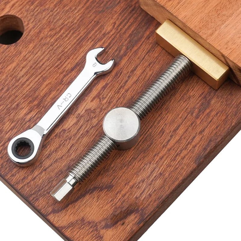 Adjustable Desktop Clip Clamp for 19/20mm Workbench